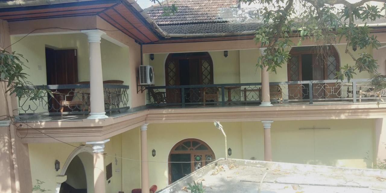Ballard Bungalow Kochi Buitenkant foto